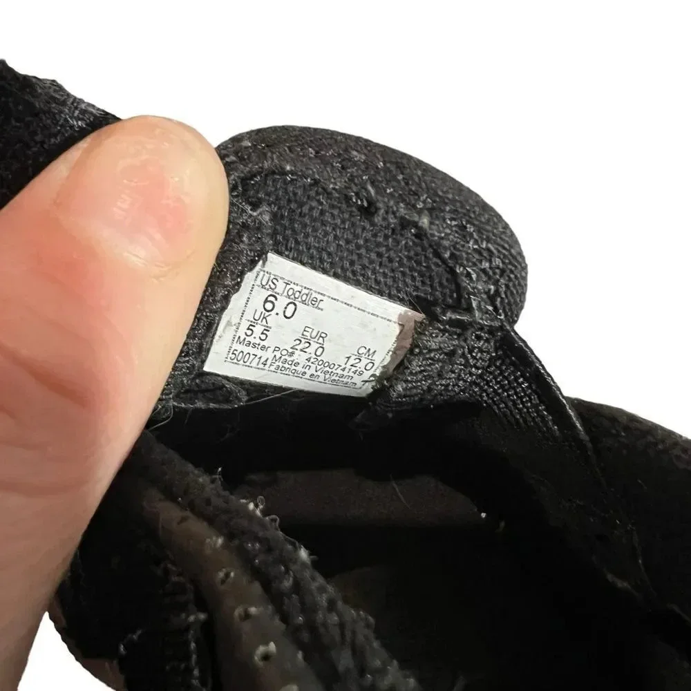 Kids Black‎ Vans Slip On Sneakers Size 6